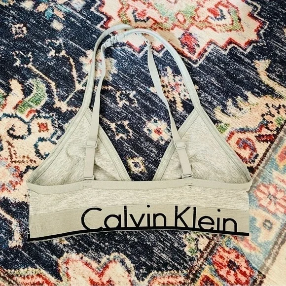 CALVIN KLEIN Light V Neck Bralette - Picture 3 of 5